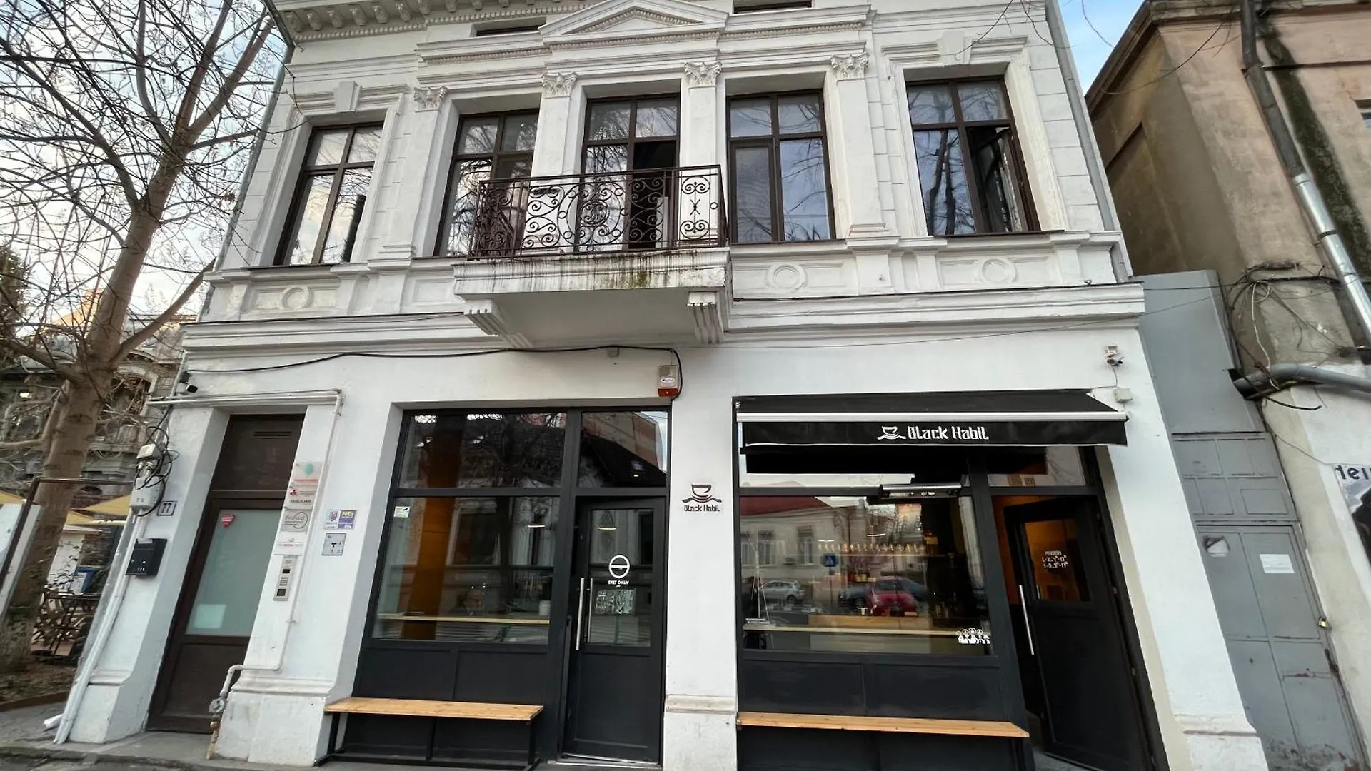 Bed & Breakfast Black Habit Accomodation Bucharest
