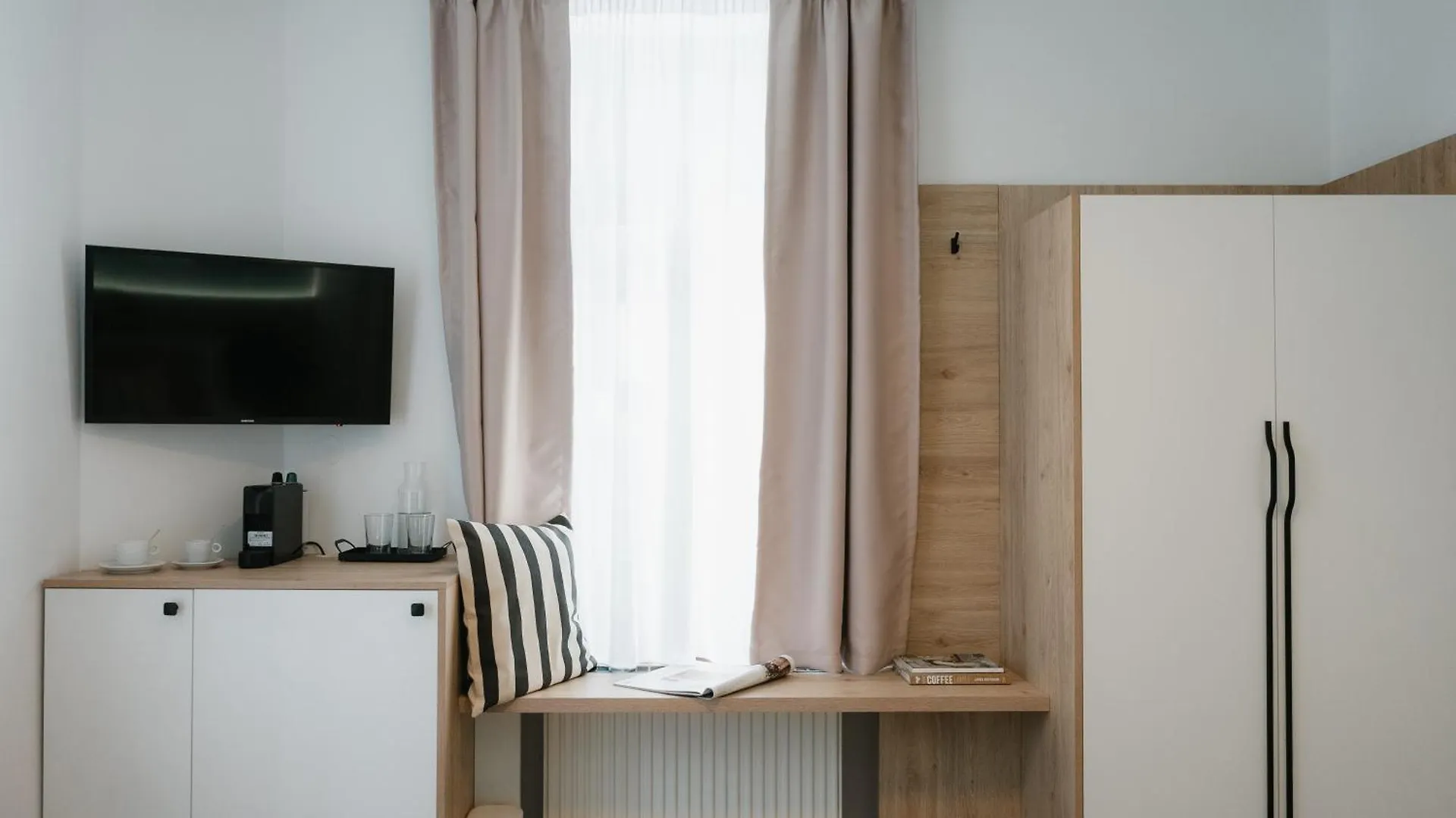 Black Habit Accomodation Bucharest