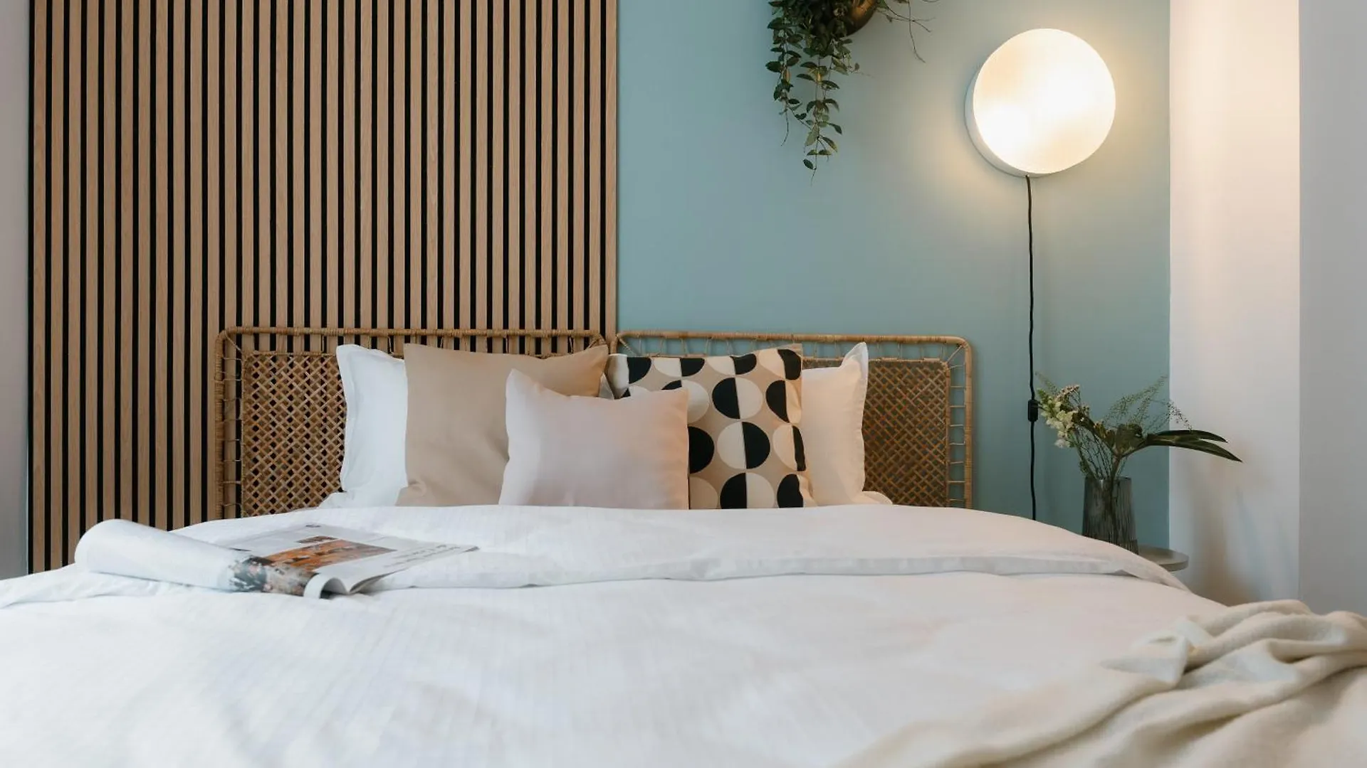 Bed & Breakfast Black Habit Accomodation Bucharest