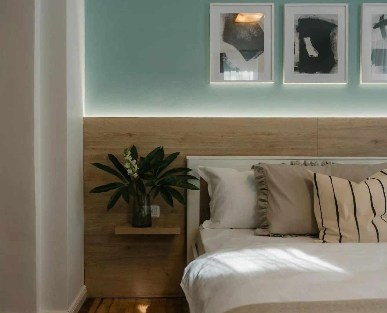 Black Habit Accomodation Bucharest 0*,