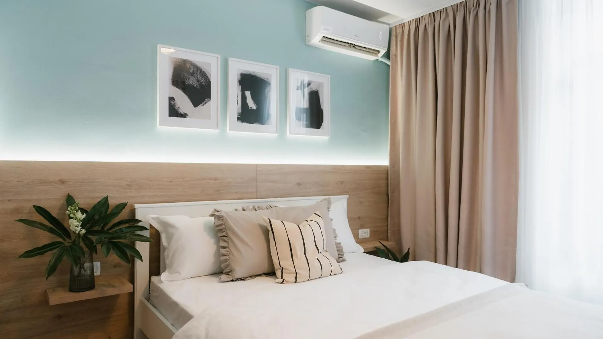 Black Habit Accomodation Bucharest Bed & Breakfast