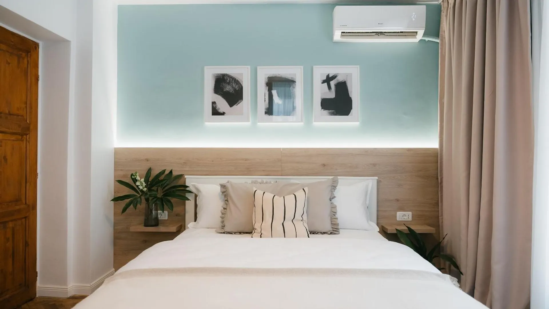 Black Habit Accomodation Bucharest