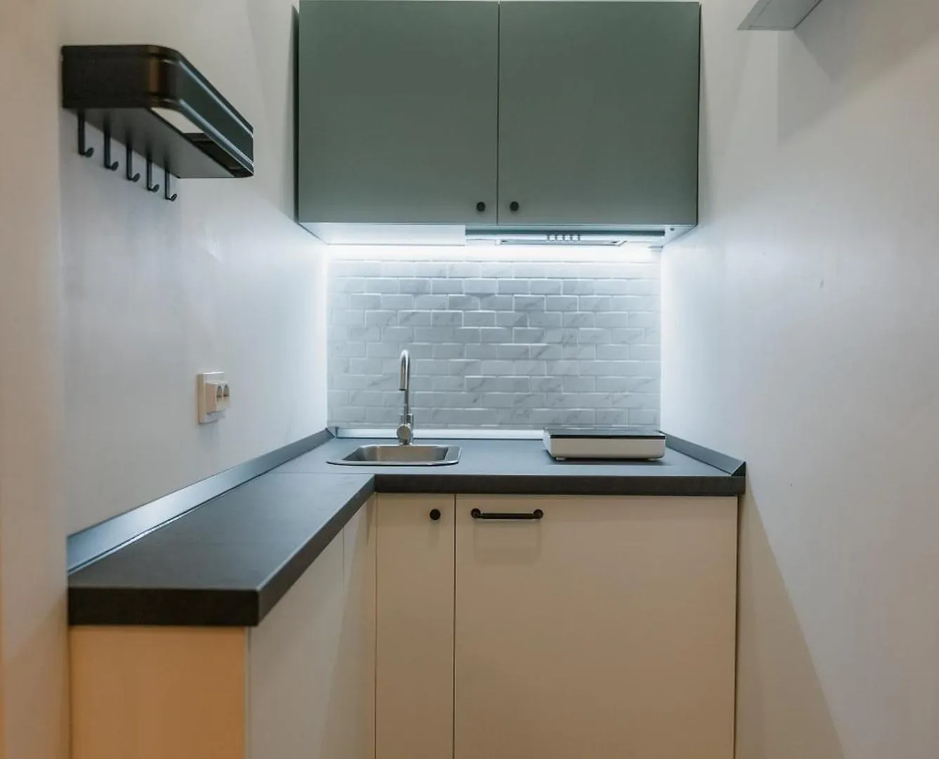 Black Habit Accomodation Bukarest 0*,